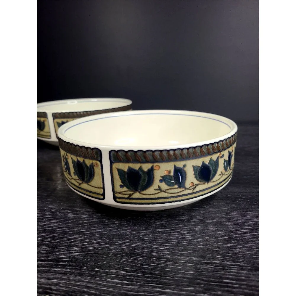 Mikasa Intaglio Arabella CAC01 Soup Cereal Bowl Set 2 Blue Tulip Stoneware 6.25